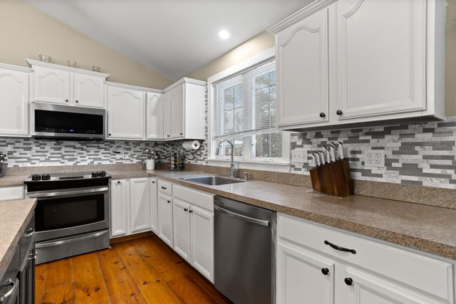 129 New Boston Road, Goffstown, NH 03045