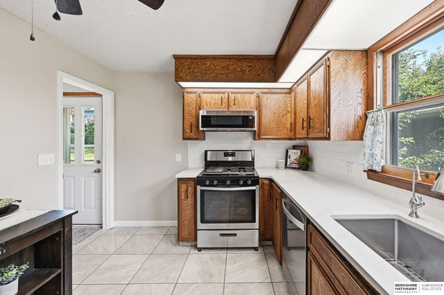 5158 Pierce Street, Omaha, NE 68106