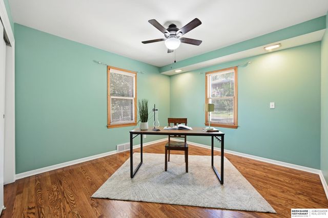 5158 Pierce Street, Omaha, NE 68106