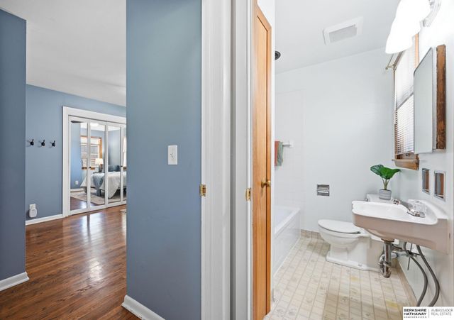 5158 Pierce Street, Omaha, NE 68106