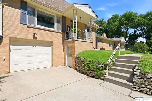 5158 Pierce Street, Omaha, NE 68106