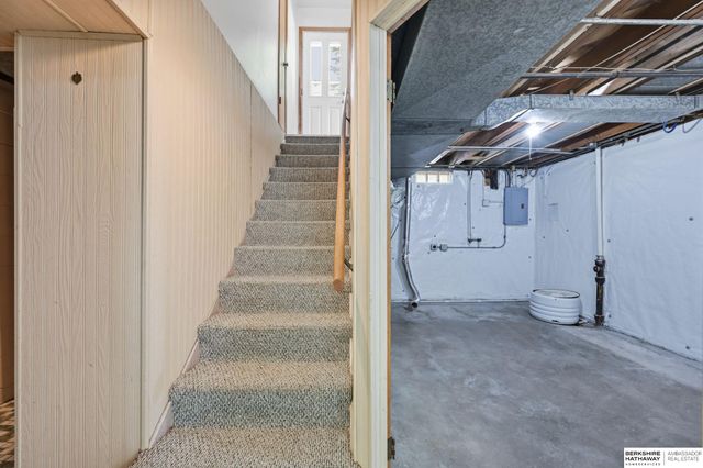 5158 Pierce Street, Omaha, NE 68106