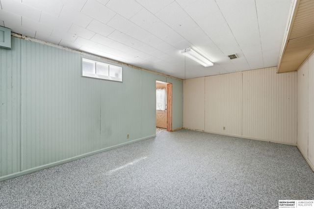 5158 Pierce Street, Omaha, NE 68106
