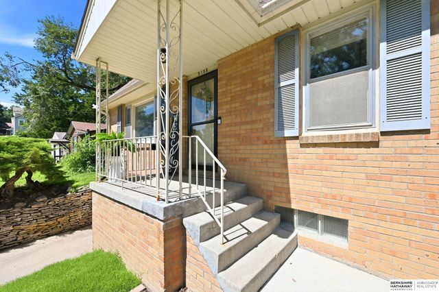 5158 Pierce Street, Omaha, NE 68106