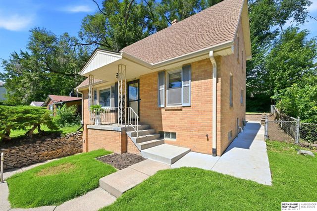 5158 Pierce Street, Omaha, NE 68106