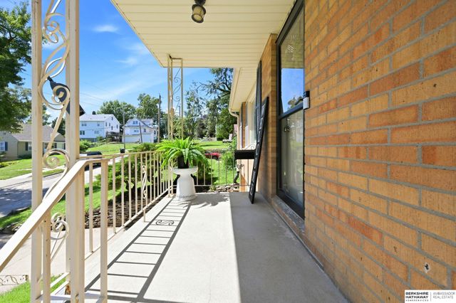 5158 Pierce Street, Omaha, NE 68106