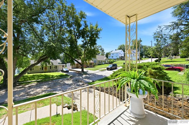 5158 Pierce Street, Omaha, NE 68106