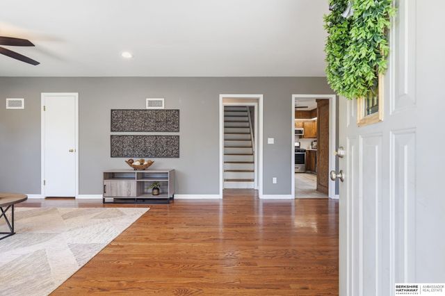 5158 Pierce Street, Omaha, NE 68106