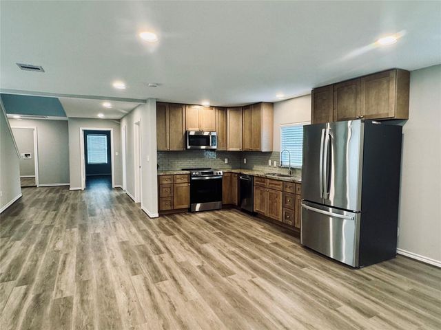 268 Sunrise Drive, Livingston, TX 77351