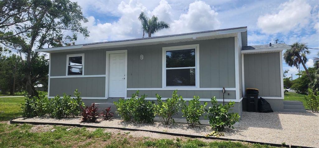 Image 2 of property listing at 541 E VIRGINIA AVENUE, Punta Gorda, FL 33950