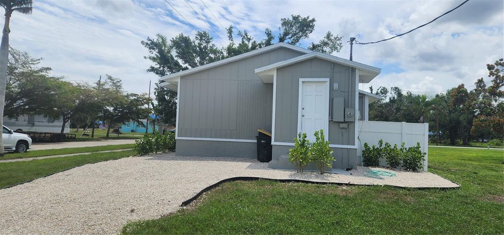 Image 6 of property listing at 541 E VIRGINIA AVENUE, Punta Gorda, FL 33950