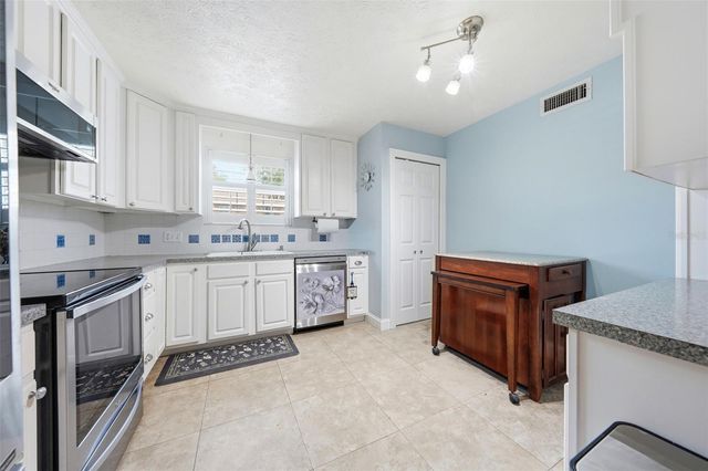 4214 LAKE UNDERHILL ROAD 6A2, Orlando, FL 32803