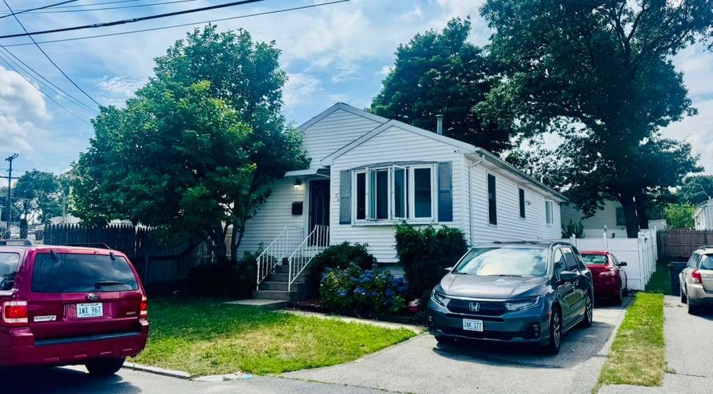 26 Gloucester Street, Providence, RI 02908