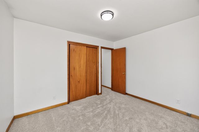 2222 E 41st Street, Des Moines, IA 50317