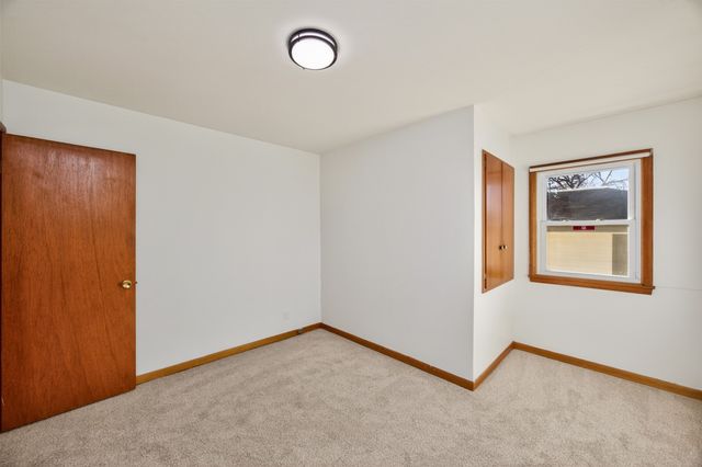 2222 E 41st Street, Des Moines, IA 50317