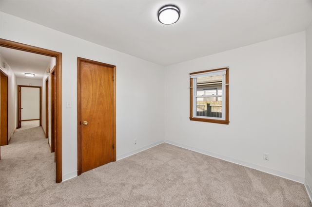 2222 E 41st Street, Des Moines, IA 50317