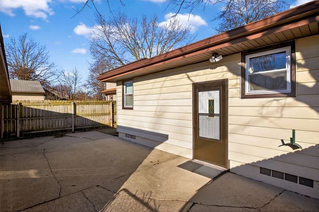 2222 E 41st Street, Des Moines, IA 50317