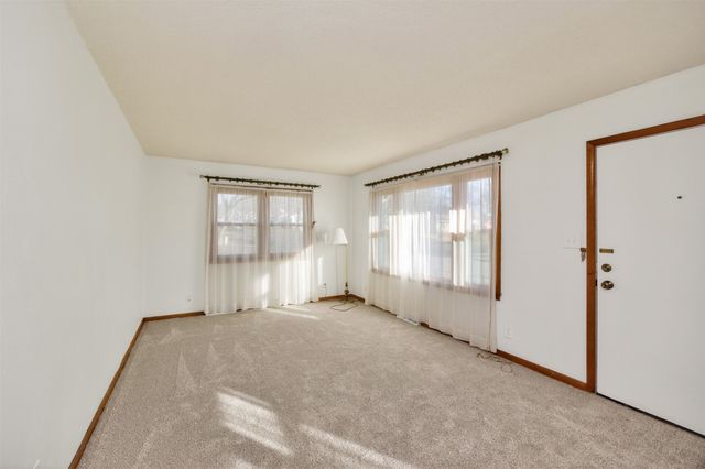 2222 E 41st Street, Des Moines, IA 50317