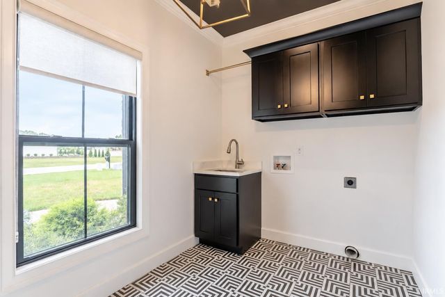 2030 Chadwick Drive, Newburgh, IN 47630