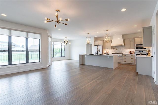 2030 Chadwick Drive, Newburgh, IN 47630