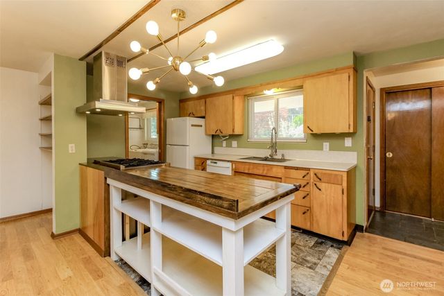 327 Logger Court SE, Lacey, WA 98503