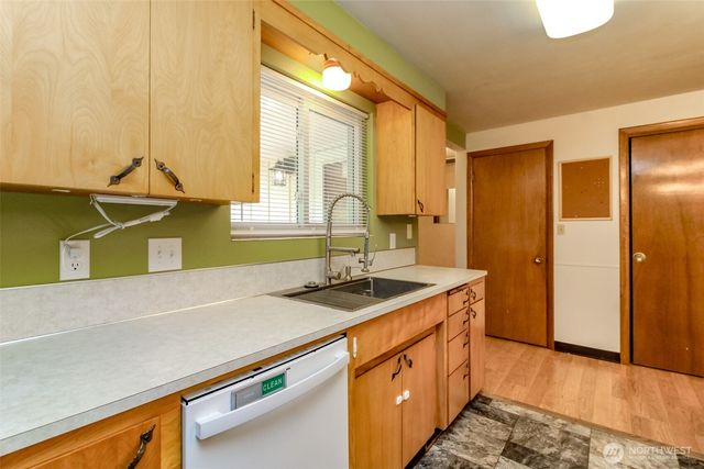 327 Logger Court SE, Lacey, WA 98503