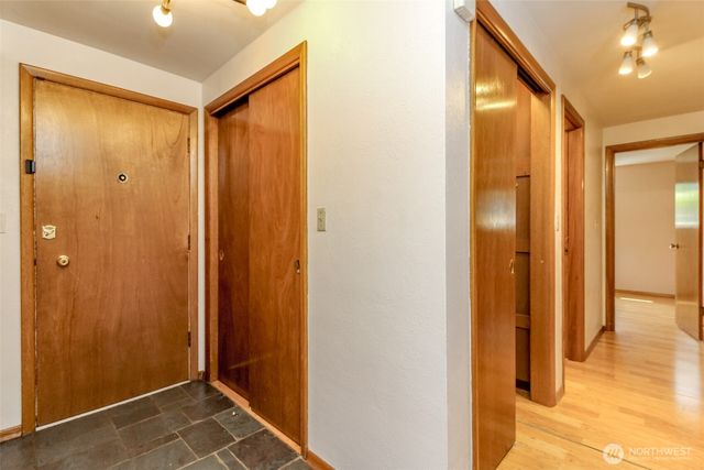 327 Logger Court SE, Lacey, WA 98503