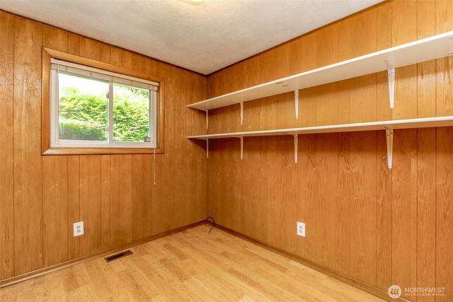 327 Logger Court SE, Lacey, WA 98503
