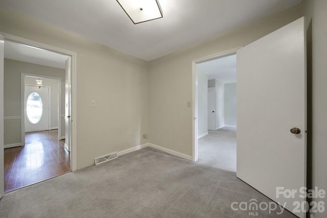 704 Isle Of Pines Road, Mooresville, NC 28117