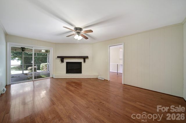704 Isle Of Pines Road, Mooresville, NC 28117