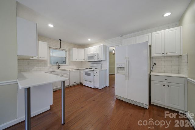 704 Isle Of Pines Road, Mooresville, NC 28117