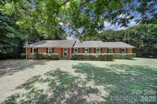 704 Isle Of Pines Road, Mooresville, NC 28117
