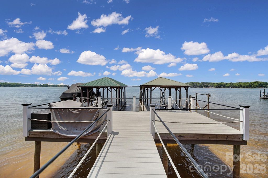 704 Isle Of Pines Road, Mooresville, NC 28117