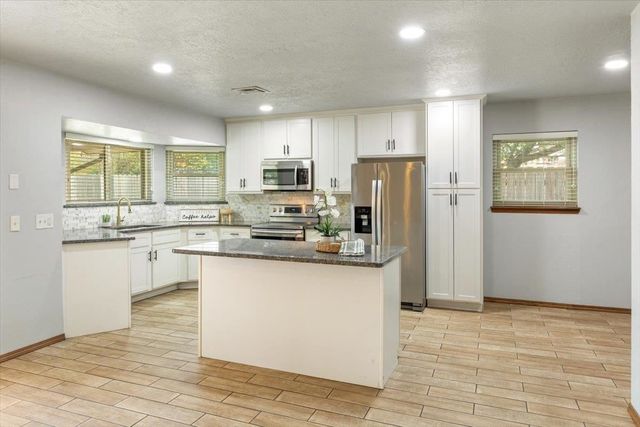 2508 NE Turtle Creek Dr, Lawton, OK 73507