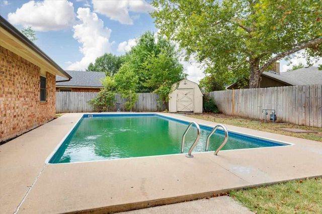 2508 NE Turtle Creek Dr, Lawton, OK 73507