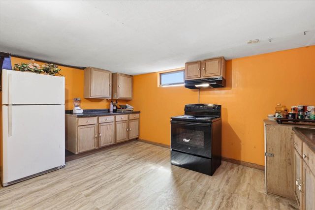 831 N DANZ AVENUE, Green Bay, WI 54302