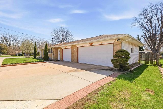 831 N DANZ AVENUE, Green Bay, WI 54302
