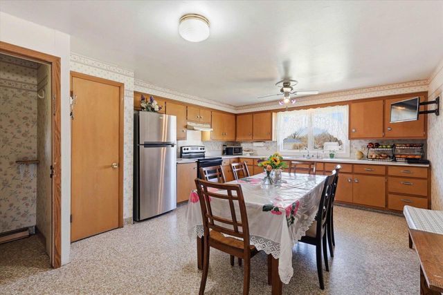 831 N DANZ AVENUE, Green Bay, WI 54302
