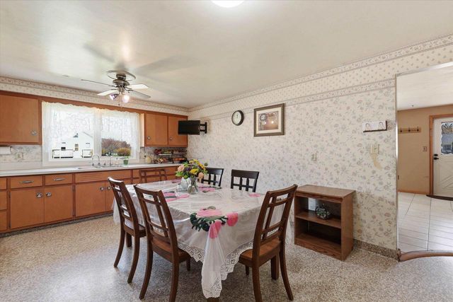 831 N DANZ AVENUE, Green Bay, WI 54302