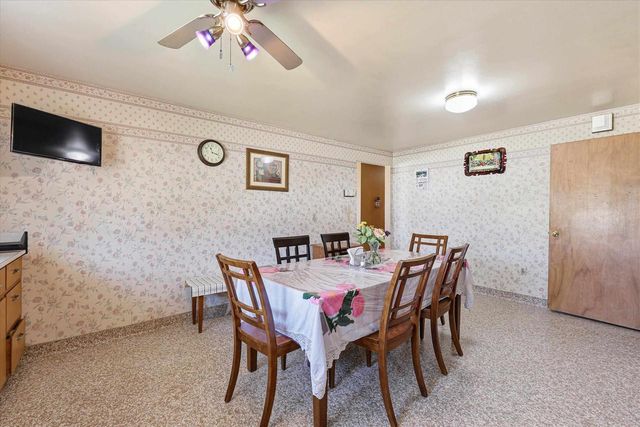 831 N DANZ AVENUE, Green Bay, WI 54302