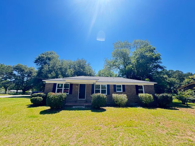 505 Lakeshore, Walterboro, SC 29488