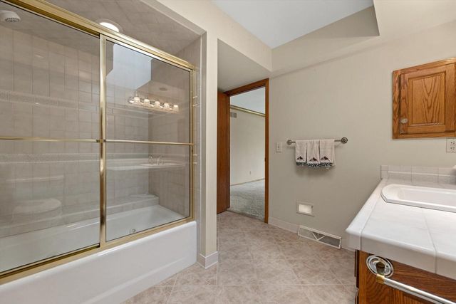 12655 N River Forest CIRCLE, Mequon, WI 53092