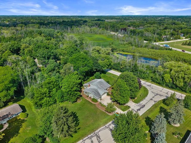 12655 N River Forest CIRCLE, Mequon, WI 53092
