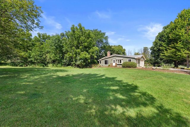 12655 N River Forest CIRCLE, Mequon, WI 53092