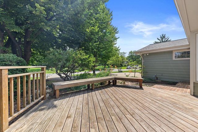 12655 N River Forest CIRCLE, Mequon, WI 53092