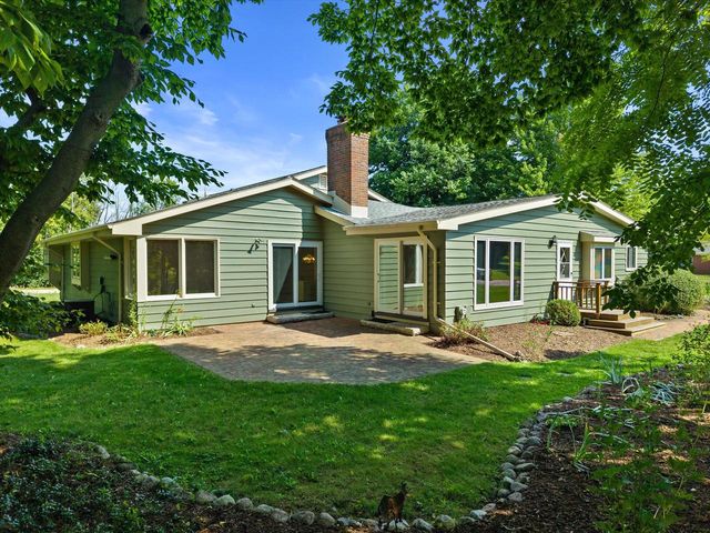 12655 N River Forest CIRCLE, Mequon, WI 53092