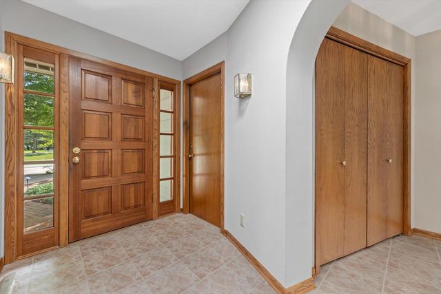 12655 N River Forest CIRCLE, Mequon, WI 53092