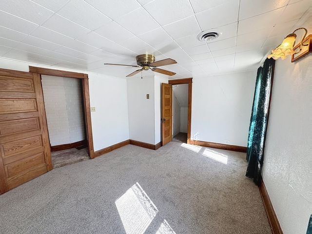 102 W 19th Avenue, Coal Valley, IL 61240