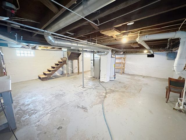 102 W 19th Avenue, Coal Valley, IL 61240