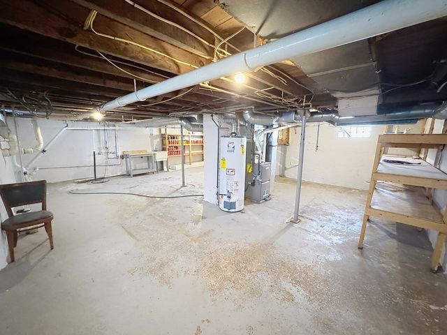 102 W 19th Avenue, Coal Valley, IL 61240